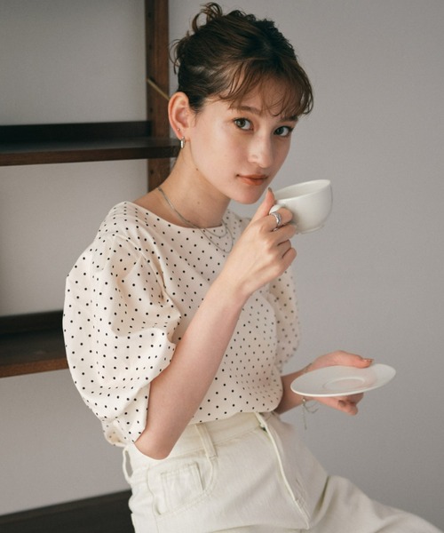 CLEA(クレア)の「ピンドット2wayデザインブラウス(Tシャツ/カットソー・レディース・ホワイト・FREE)」の17枚目の写真