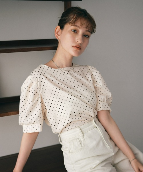 CLEA(クレア)の「ピンドット2wayデザインブラウス(Tシャツ/カットソー・レディース・ホワイト・FREE)」の14枚目の写真