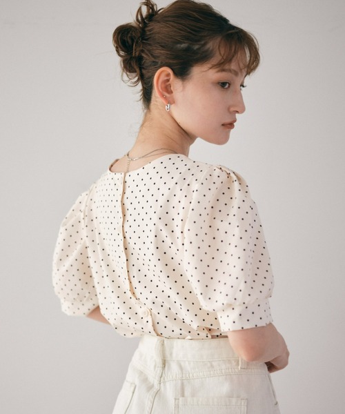 CLEA(クレア)の「ピンドット2wayデザインブラウス(Tシャツ/カットソー・レディース・ホワイト・FREE)」の10枚目の写真