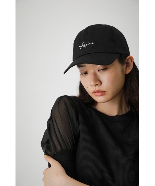 AZUL by moussy（アズールバイマウジー）の「LETTERING TWILL CAP/レタリングツイルキャップ（キャップ・レディース・ベージュ/ライム/ブラック・FREE）」の2枚目の写真