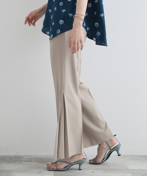 INDIVI（インディヴィ）の「◆【洗える】サイドタック フレアパンツ（その他パンツ・レディース・ブラック/ダークグリーン/ワインレッド/ライトベージュ・13/15 /12/17/36/19/40/05/03/38）」の13枚目の写真