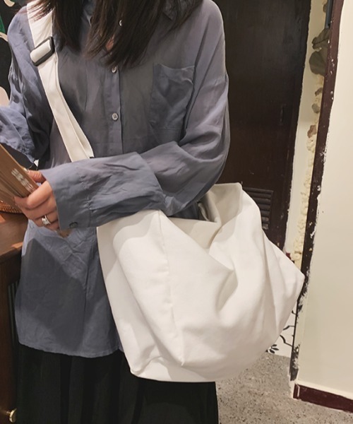 .KOM(ドットコム)の「A'GEM/9 × .kom『.kom/ドットケーオーエム』アジャスターベルト付 キャンバス ショルダーバック(ショルダーバッグ・レディース・ブルー/グリーン/アイボリー・FREE)」の11枚目の写真