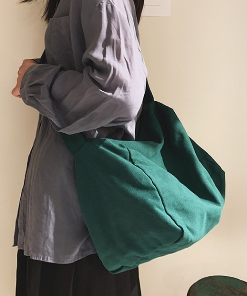 .KOM(ドットコム)の「A'GEM/9 × .kom『.kom/ドットケーオーエム』アジャスターベルト付 キャンバス ショルダーバック(ショルダーバッグ・レディース・ブルー/グリーン/アイボリー・FREE)」の16枚目の写真