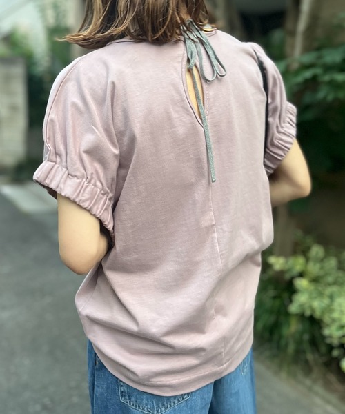 mi via loca(ミヴィアロカ)の「袖口ギャザーデザイントップス(Tシャツ/カットソー・レディース・オフホワイト/モカ/ライトパープル/スミクロ・FREE)」の15枚目の写真