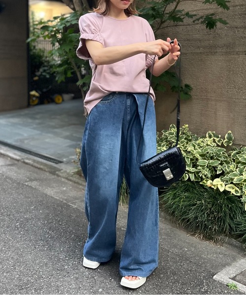 mi via loca(ミヴィアロカ)の「袖口ギャザーデザイントップス(Tシャツ/カットソー・レディース・オフホワイト/モカ/ライトパープル/スミクロ・FREE)」の13枚目の写真