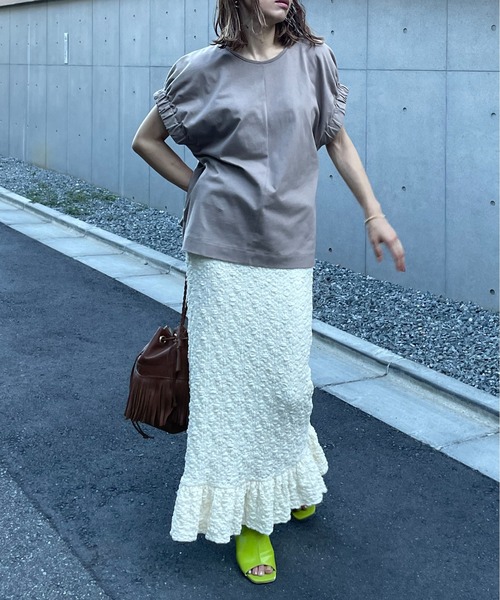 mi via loca(ミヴィアロカ)の「袖口ギャザーデザイントップス(Tシャツ/カットソー・レディース・オフホワイト/モカ/ライトパープル/スミクロ・FREE)」の22枚目の写真
