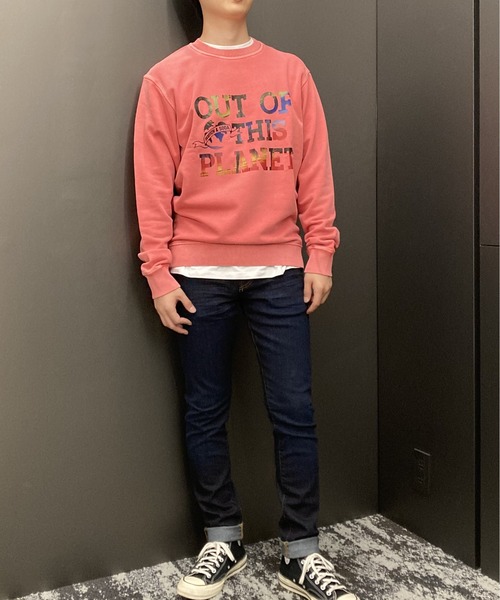 SCOTCH&SODA（スコッチアンドソーダ）の「グラフィック クルーネック スウェット【167222】（スウェット・メンズ・オフホワイト/レッド・MEDIUM/LARGE/SMALL）」の19枚目の写真