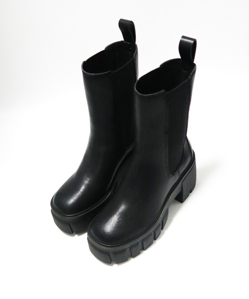STEVE MADDEN（スティーブマデン）の「厚底サイドゴアブーツ/STEVE MADDEN　BALLISTIC（ブーツ・レディース・ブラック/アイボリー・22.5/24.5/23.5/24.0/23.0）」の2枚目の写真