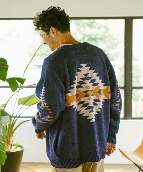 PENDLETON(ペンドルトン)の「【PENDLETON】JACQUARD KNIT CARDIGAN EX(カーディガン/ボレロ・メンズ・ブラック/ネイビー/アイボリー・MEDIUM/LARGE)」の2枚目の写真