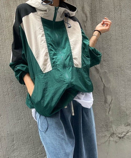 Dalfwin（ダールフィン）の「2022 AW 秋冬 韓国ファッション アウター レディース　レトロ配色ナイロンジャケット ブルゾン オーバーサイズ ビッグシルエット アノラックパーカー ナイロン（ブルゾン・レディース・グリーン/ピンク・FREE）」の14枚目の写真