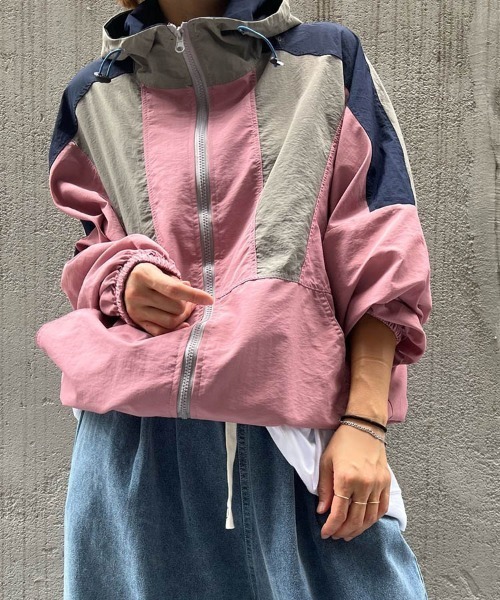 Dalfwin（ダールフィン）の「2022 AW 秋冬 韓国ファッション アウター レディース　レトロ配色ナイロンジャケット ブルゾン オーバーサイズ ビッグシルエット アノラックパーカー ナイロン（ブルゾン・レディース・グリーン/ピンク・FREE）」の8枚目の写真