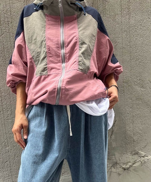Dalfwin（ダールフィン）の「2022 AW 秋冬 韓国ファッション アウター レディース　レトロ配色ナイロンジャケット ブルゾン オーバーサイズ ビッグシルエット アノラックパーカー ナイロン（ブルゾン・レディース・グリーン/ピンク・FREE）」の6枚目の写真