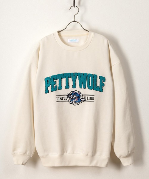 SlashDate(スラッシュデイト)の「PETTYWOLFサガラロゴ刺繍スウェット/オーバーサイズ/裏起毛/ユニセックス(スウェット・レディース・ホワイト/レッド/グリーン/ネイビー/アッシュグレー・M/L/XL)」の10枚目の写真