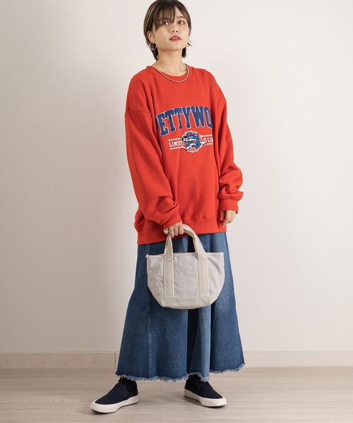 SlashDate(スラッシュデイト)の「PETTYWOLFサガラロゴ刺繍スウェット/オーバーサイズ/裏起毛/ユニセックス(スウェット・レディース・ホワイト/レッド/グリーン/ネイビー/アッシュグレー・M/L/XL)」の19枚目の写真