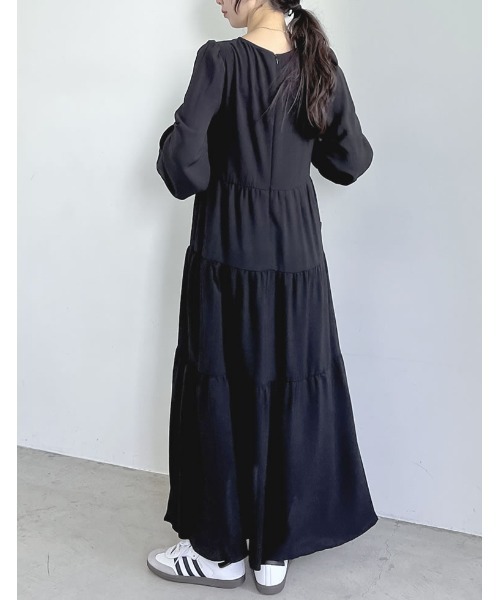 Re:EDIT（リエディ）の「[低身長/高身長/大きいサイズ有]ポーラティアードマキシワンピース（ワンピース・レディース・モカ/ブルー/ブラック/ベージュ・MEDIUM/LARGE/SHORT/X-LARGE/TALL）」の22枚目の写真