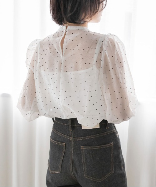 シアードットパフブラウス