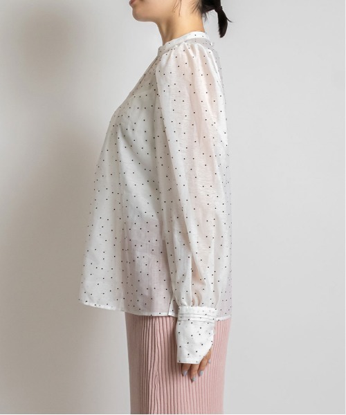 シアードットパフブラウス