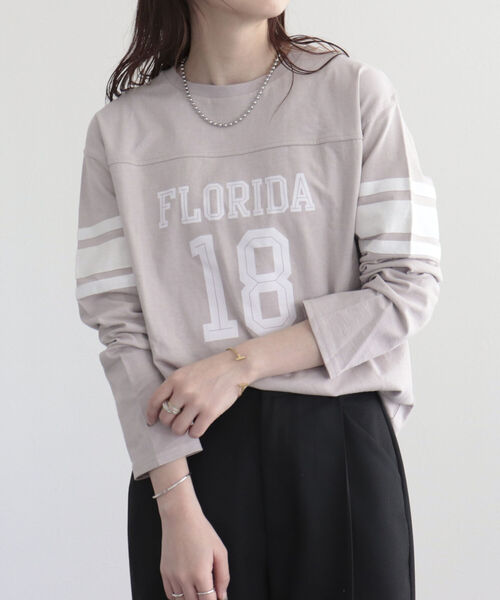 fredy emue（フレディエミュ）の「ナンバリングロゴロンT（Tシャツ/カットソー・レディース・ベージュ/チャコールグレー/オフホワイト・38）」の3枚目の写真