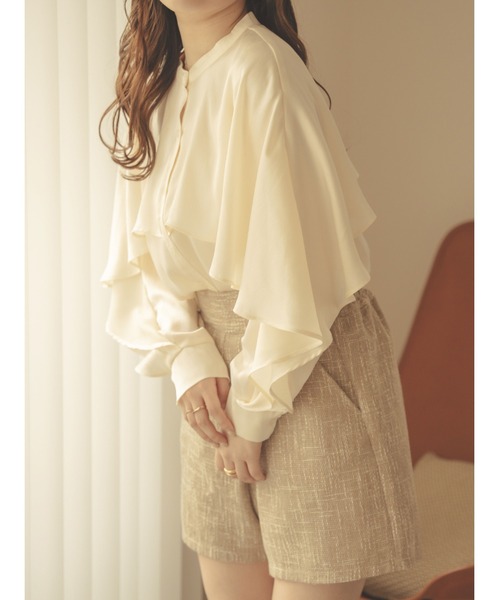 Ambre Neige（アンブルネージュ）の「ラッフルスリーブブラウス／【WEB/EC限定商品】（シャツ/ブラウス・レディース・ライトブラウン/アイボリー/モカ/ベージュ・FREE）」の2枚目の写真