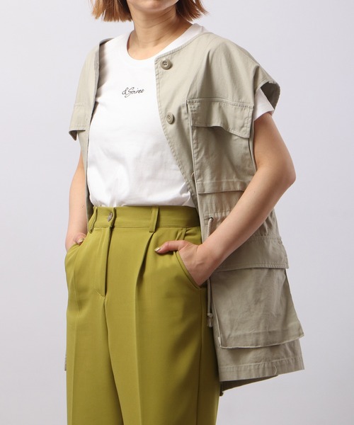 &soiree(アンドソワレ)の「&soiree 刺繍Tシャツ 半袖(Tシャツ/カットソー・レディース・ホワイト/ブラック・M/L)」の1枚目の写真