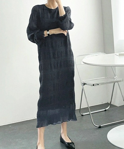 AMELY(エミリー)の「シャーリングシフォンワンピース(ワンピース・レディース・ブラック/モカ/アイボリー/ダークグレー/ライム/ブルーグレー・M/L)」の3枚目の写真