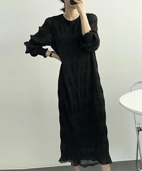 AMELY(エミリー)の「シャーリングシフォンワンピース(ワンピース・レディース・ブラック/モカ/アイボリー/ダークグレー/ライム/ブルーグレー・M/L)」の2枚目の写真
