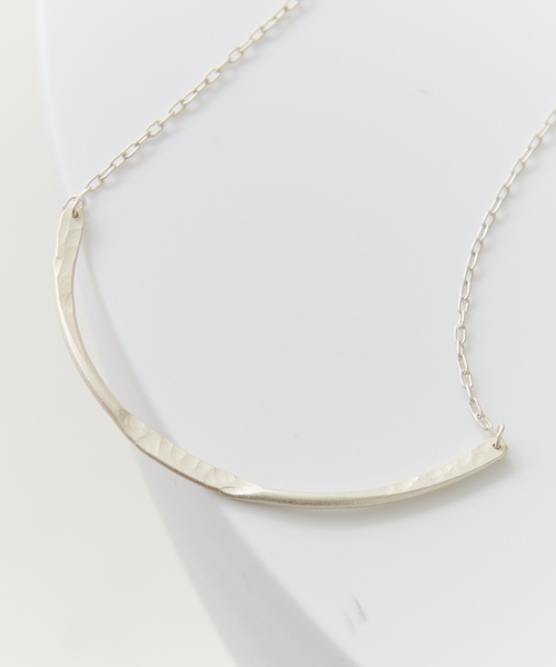 collex(コレックス)の「【Ljud/ユード】カーブラインネックレス(ネックレス・レディース・ゴールド/シルバー・フリー)」の14枚目の写真