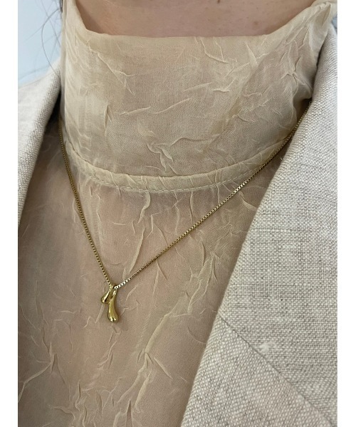 mou(モウ)の「【316Lサージカルステンレス】トップポイントシンプルネックレス(金属アレルギー対応)(ネックレス・レディース・ゴールド・FREE)」の8枚目の写真