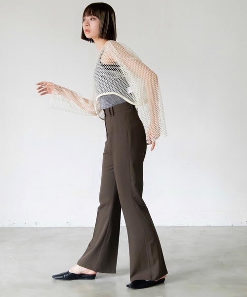 VACANCY(ヴァカンシー)の「フレアスラックスパンツ/美脚パンツ(その他パンツ・レディース・ブラック/ブラウン・SMALL/MEDIUM/LARGE)」の21枚目の写真