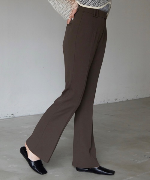 VACANCY(ヴァカンシー)の「フレアスラックスパンツ/美脚パンツ(その他パンツ・レディース・ブラック/ブラウン・SMALL/MEDIUM/LARGE)」の4枚目の写真