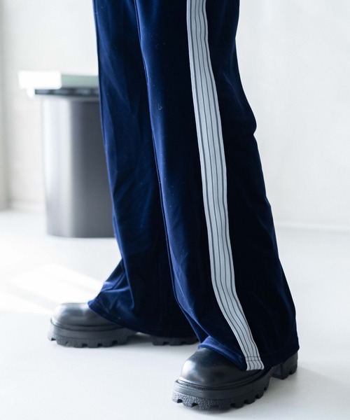 WEGO（ウィゴー）の「WEGO/【セットアップ】ベロアトラックパンツ（スウェットパンツ・レディース・カーキ/ネイビー・FREE）」の7枚目の写真