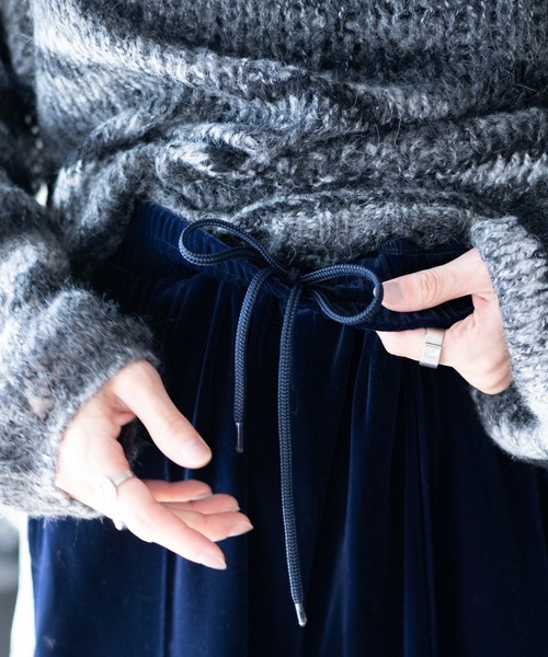 WEGO（ウィゴー）の「WEGO/【セットアップ】ベロアトラックパンツ（スウェットパンツ・レディース・カーキ/ネイビー・FREE）」の5枚目の写真