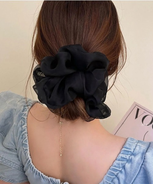 VIBGYOR Women（ヴィブジョー　ウィメン）の「【float】シフォン シンプル  シュシュ（シュシュ・レディース・ピンク/ライトグレー/ホワイト/ブラック/ライトベージュ・FREE）」の3枚目の写真