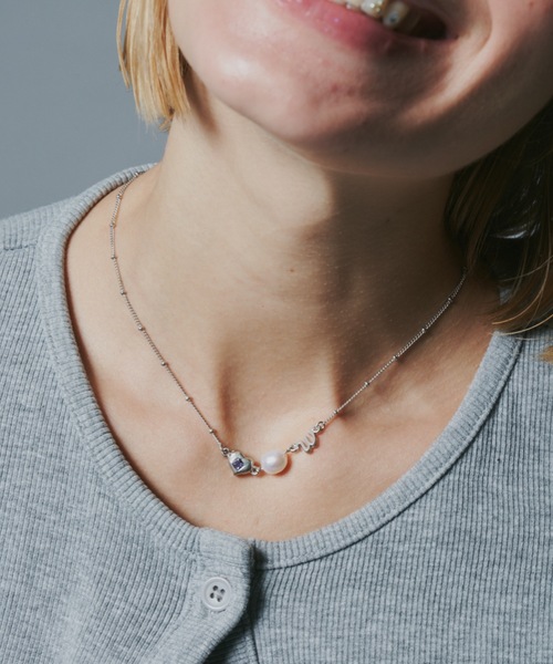 whim（ウィム）の「”W”Necklace（ネックレス・レディース・ゴールド/シルバー・FREE）」の3枚目の写真