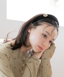 Dita Muaj.（ディータムアージュ）の「ローズモチーフベロアカチューシャ（カチューシャ・レディース）」