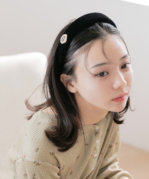 Dita Muaj.（ディータムアージュ）の「ローズモチーフベロアカチューシャ（カチューシャ・レディース・ブラック・FREE）」の4枚目の写真