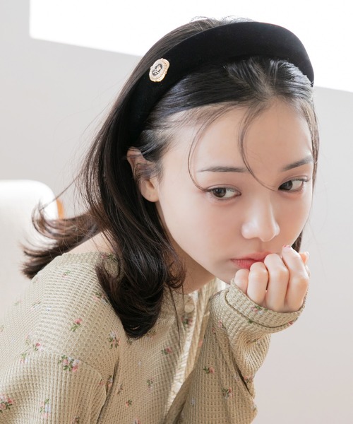 Dita Muaj.（ディータムアージュ）の「ローズモチーフベロアカチューシャ（カチューシャ・レディース・ブラック・FREE）」の2枚目の写真