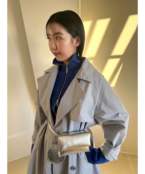 emmi atelier フロントジップニットカーディガン
ハイネック グレー emmi（エミ）の「【emmi atelier】フロントジップカーディガン
