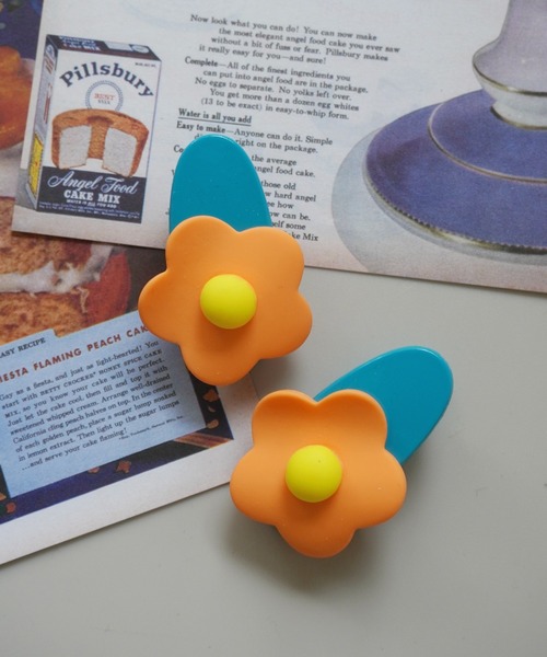 hymy（ヒュミュ）の「【 hymy-ヒュミュ- 】 キッズ バイカラー フラワー ヘアクリップ ( 2個セット ) #_（ヘアピン・キッズ・A/B/C/D/E・FREE）」の3枚目の写真