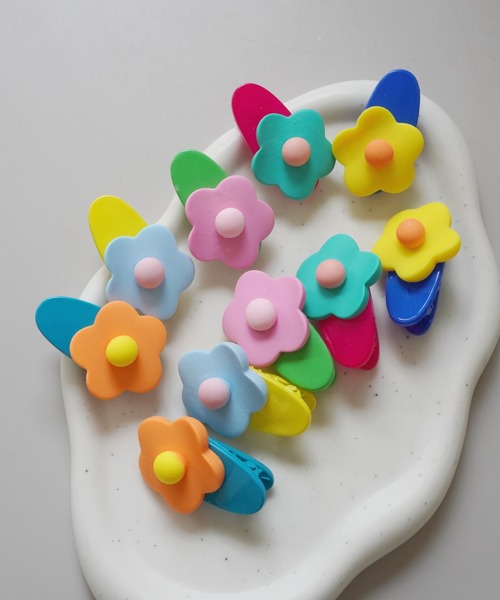 hymy（ヒュミュ）の「【 hymy-ヒュミュ- 】 キッズ バイカラー フラワー ヘアクリップ ( 2個セット ) #_（ヘアピン・キッズ・A/B/C/D/E・FREE）」の6枚目の写真