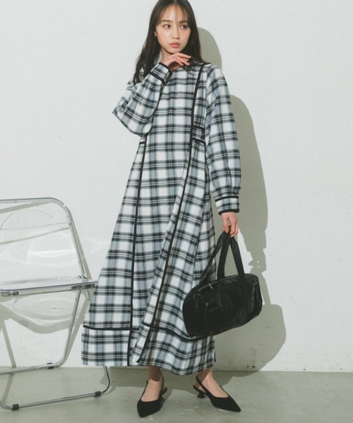 VANNIE U(ヴァニーユー)の「バイカラーパイピングフレアワンピース(ワンピース・レディース・アイボリー/チェック/ベージュ・FREE)」の12枚目の写真