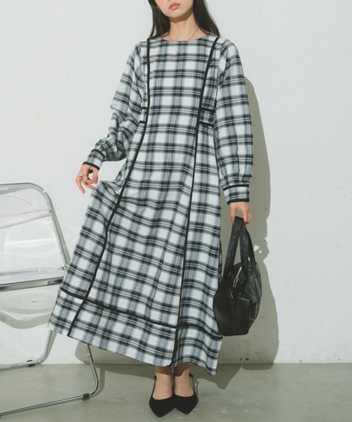 VANNIE U(ヴァニーユー)の「バイカラーパイピングフレアワンピース(ワンピース・レディース・アイボリー/チェック/ベージュ・FREE)」の13枚目の写真