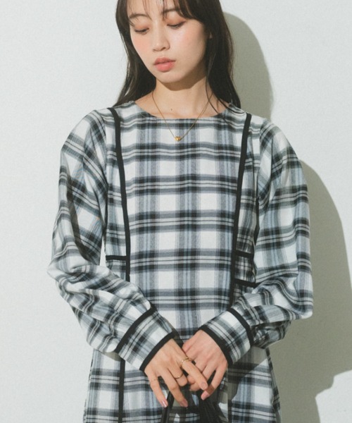 VANNIE U(ヴァニーユー)の「バイカラーパイピングフレアワンピース(ワンピース・レディース・アイボリー/チェック/ベージュ・FREE)」の9枚目の写真