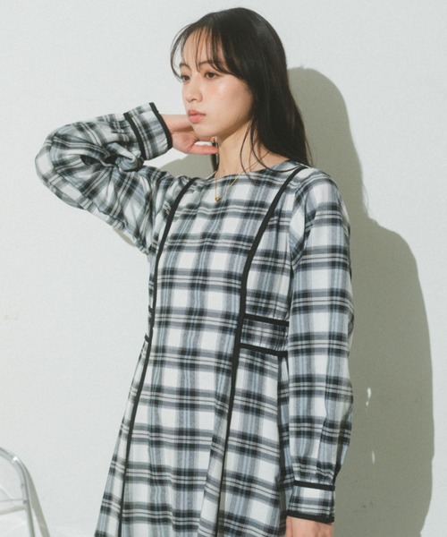 VANNIE U(ヴァニーユー)の「バイカラーパイピングフレアワンピース(ワンピース・レディース・アイボリー/チェック/ベージュ・FREE)」の18枚目の写真