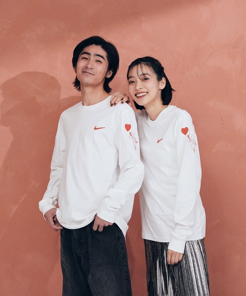 NIKE（ナイキ）の「ナイキ スポーツウェア ロングスリーブ Tシャツ / Nike Sportswear Long-Sleeve T-Shirt ＜S-2XL 展開＞（Tシャツ/カットソー・メンズ・レッド/ホワイト/ピンク・2XL/L/M/S/XL）」の17枚目の写真