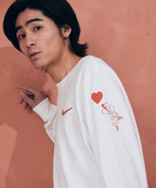 NIKE（ナイキ）の「ナイキ スポーツウェア ロングスリーブ Tシャツ / Nike Sportswear Long-Sleeve T-Shirt ＜S-2XL 展開＞（Tシャツ/カットソー・メンズ・レッド/ホワイト/ピンク・2XL/L/M/S/XL）」の20枚目の写真