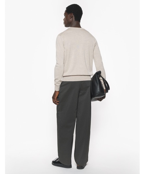 Maison Kitsune（メゾンキツネ）の「BOLD FOX HEAD PATCH REGULAR JUMPER（ニット/セーター・メンズ・ブラック/ブルー系その他/ライトグレー/レンガ/グレイッシュブルー/アイボリー・L/S/M/XL/XS）」の16枚目の写真