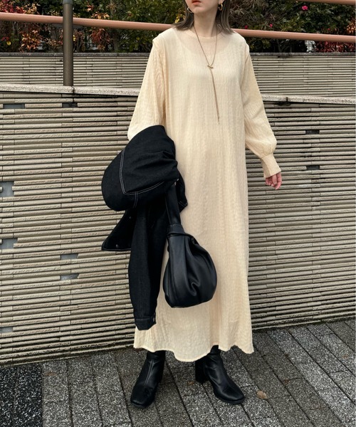 y/m by misato(イムバイミサト)の「シャーリングワンピース(ワンピース・レディース・アイボリー/ブラック・FREE)」の10枚目の写真