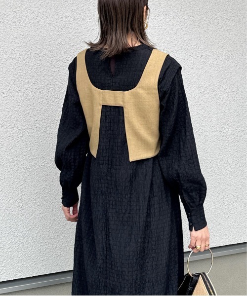 y/m by misato(イムバイミサト)の「シャーリングワンピース(ワンピース・レディース・アイボリー/ブラック・FREE)」の12枚目の写真