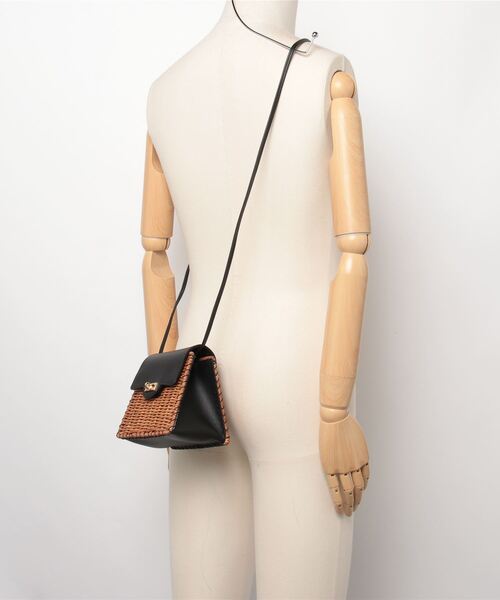 The Bagmati（ザバグマティ）の「BAGMATI LEATHER COMBINATION MINI BASKET SHOULDERBAG バグマティ レザー使い　ミニかごバッグ　ショルダー（ショルダーバッグ・レディース・オフホワイト/ブラック・FREE）」の21枚目の写真
